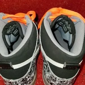 Vintage 2009 Nike Mens Dunk High Black and grey peace signs. m_635f94208d7a3c0dfd73a932.jpg main image 4